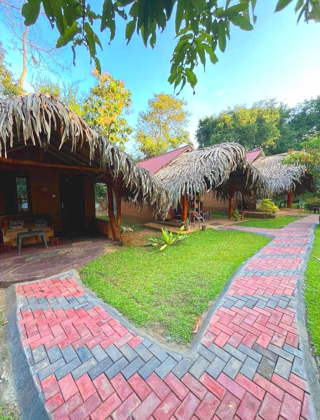 Hasthi Safari Cottage Udawalawe Exterior photo